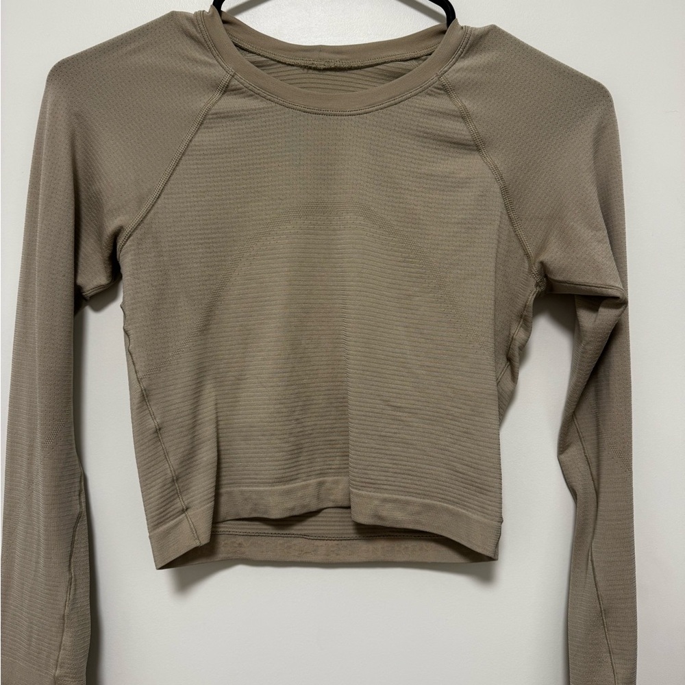 Lululemon tan workout top